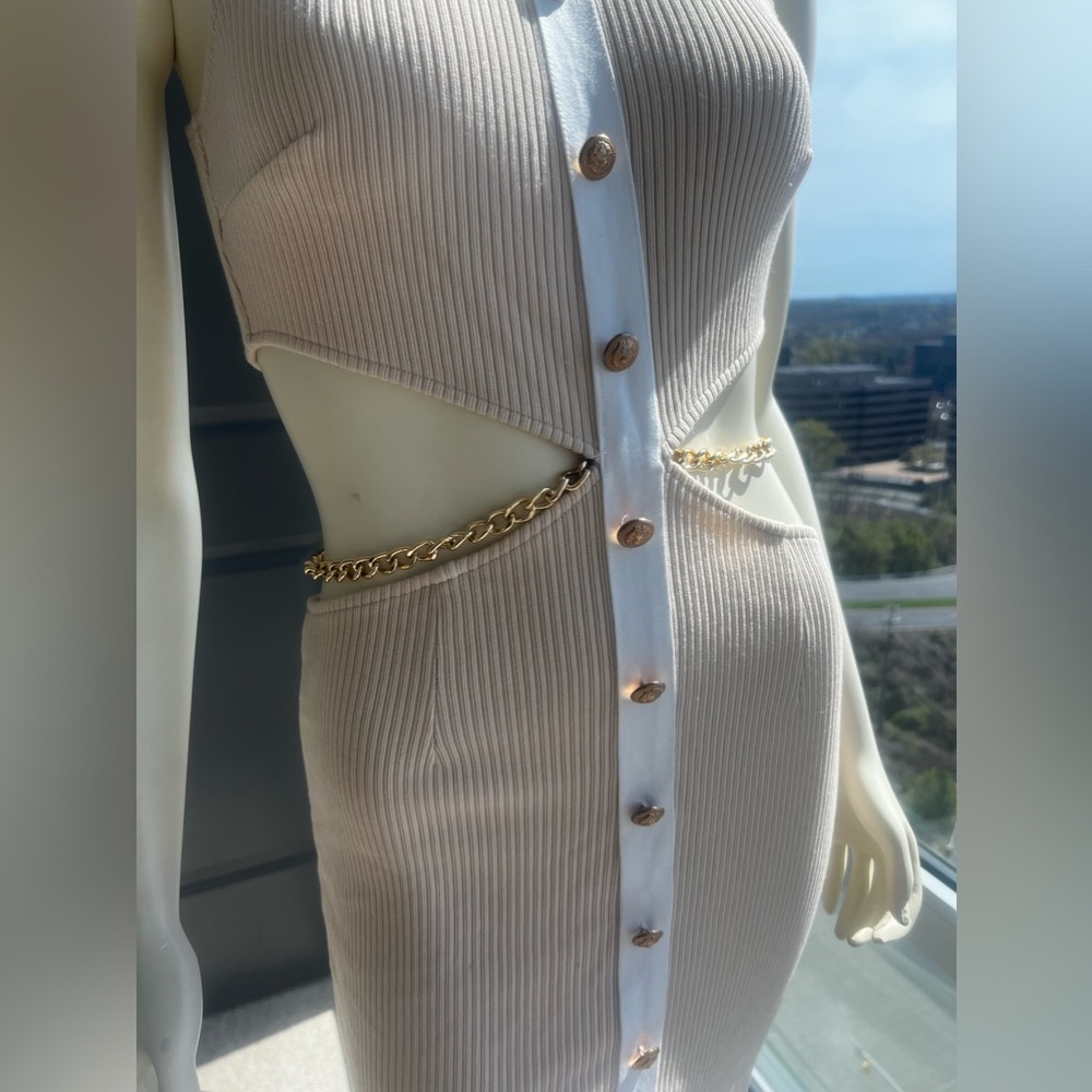 Blithe Daytime Dress w/ Gold Chain⚜️ - Picture 2 of 7